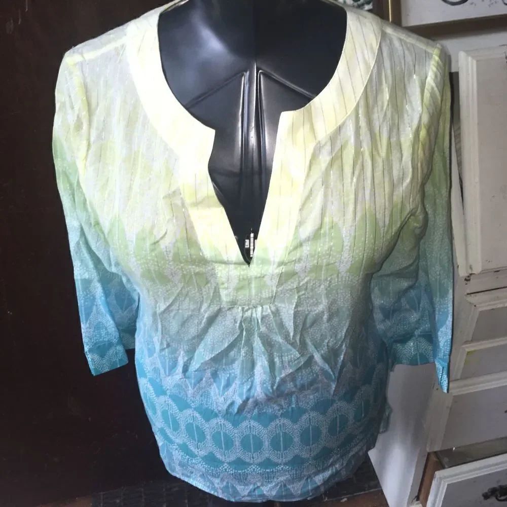 Chico’s shimmery ombré split neck 0/S tunic